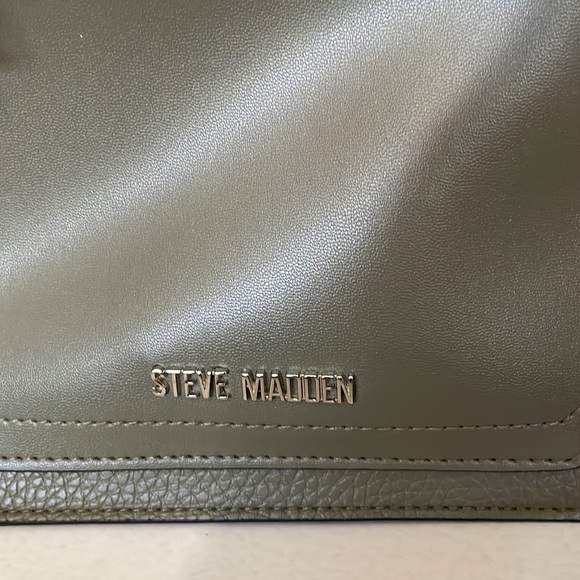 Steve Madden very Dark Gray Green Handbag Crossbody Hand straps Snap Zip Closure - Picture 2 of 10